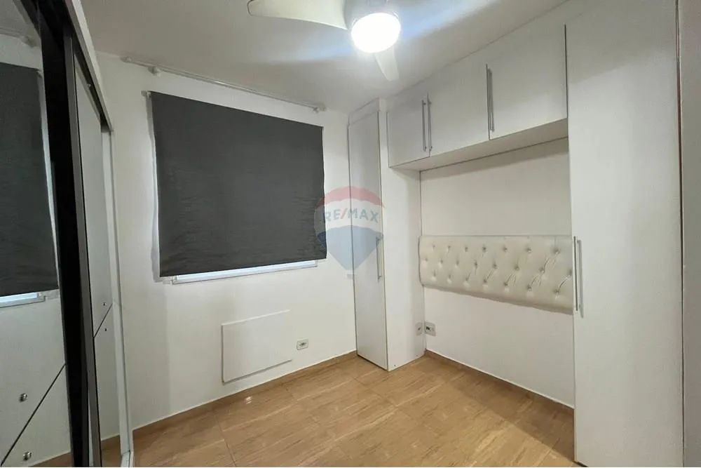 2-bedroom apartment in a building with a gym — photo 4