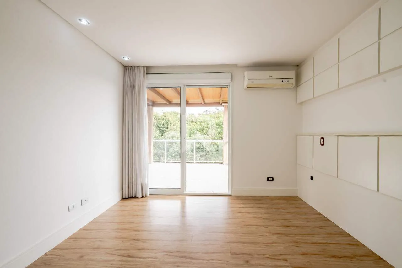 Furnished house with 4 en-suite rooms and 709 m² — photo 37