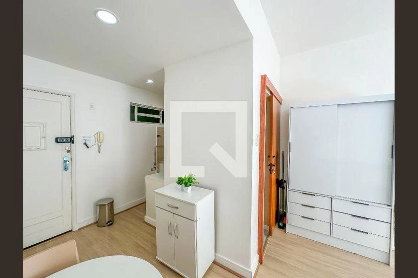 Furnished studio, 30 m² — photo 24