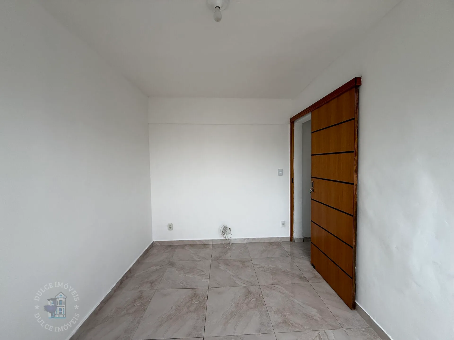 2-bedroom apartment in a building with a pool — photo 20