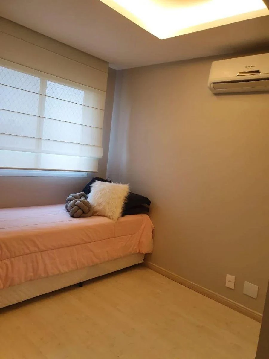 Furnished 189 m² apartment with 3 en-suite bedrooms and 2 parking — photo 22
