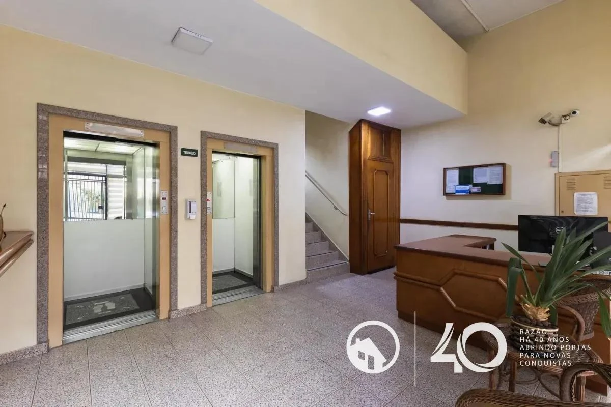 2-bedroom apartment with wood or laminate floors in Curitiba — photo 24