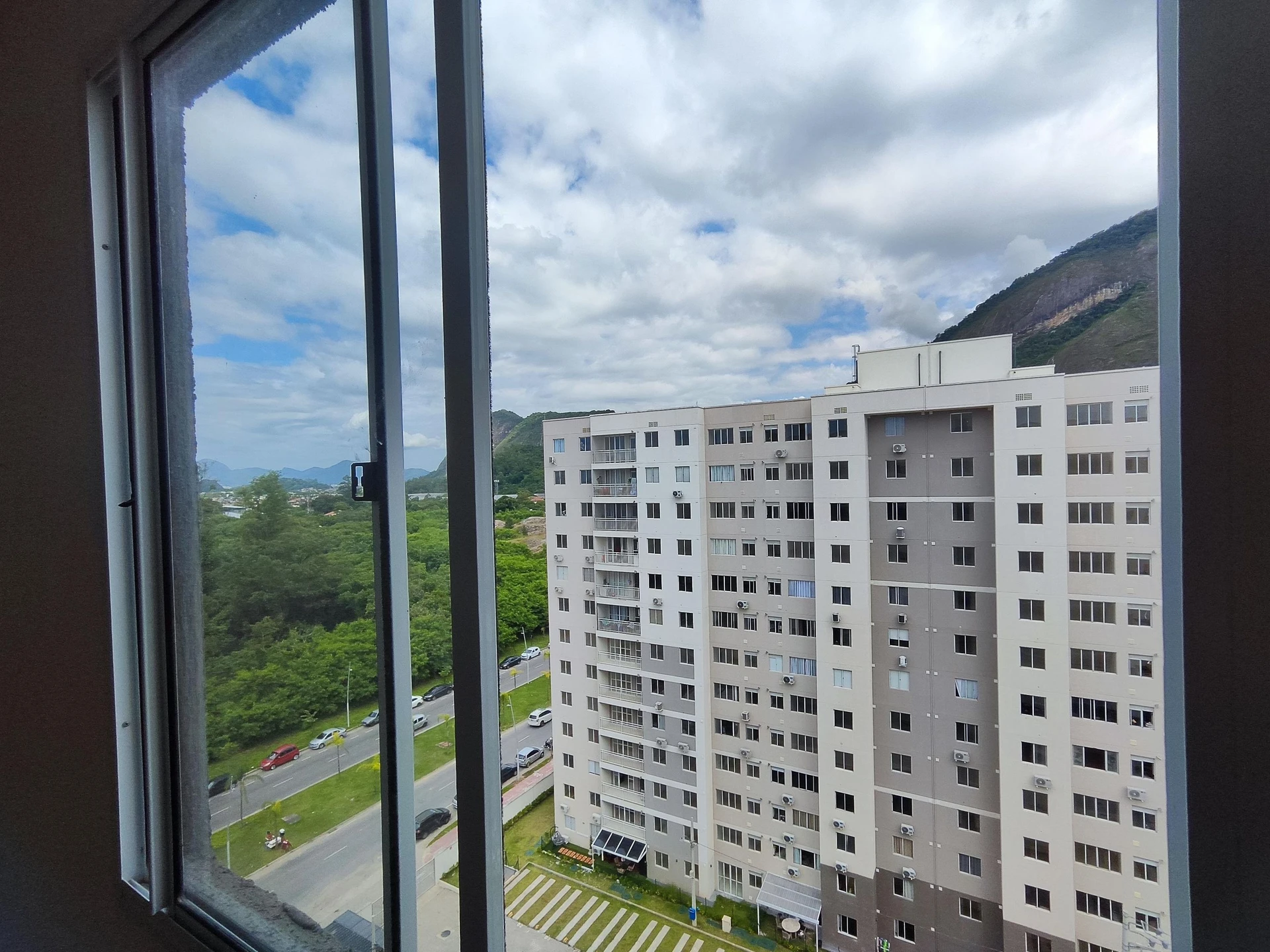 2-bedroom apartment with a balcony and 1 parking spot — photo 34