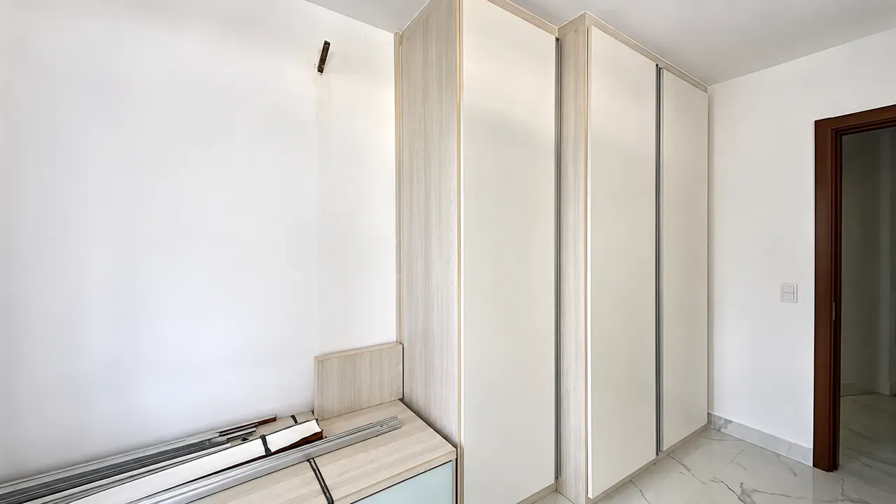 House with 5 bedrooms, 370 m² and 2 parking spots — photo 20