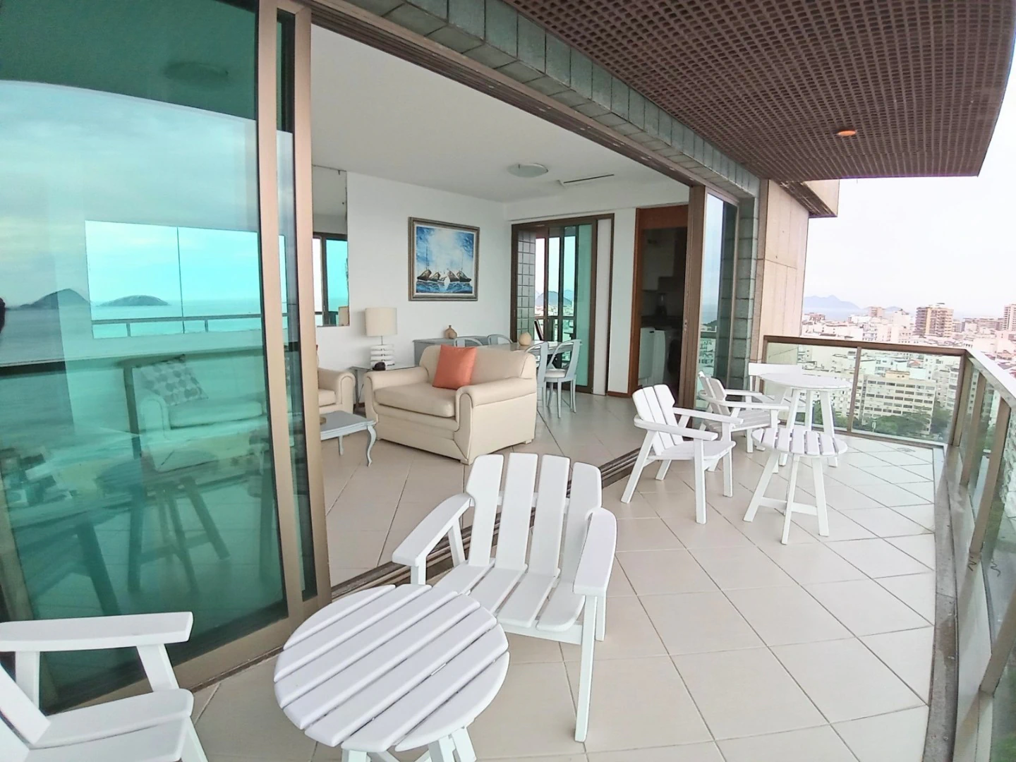 Furnished 2-bedroom apartment with 2 en-suites and balcony — photo 16