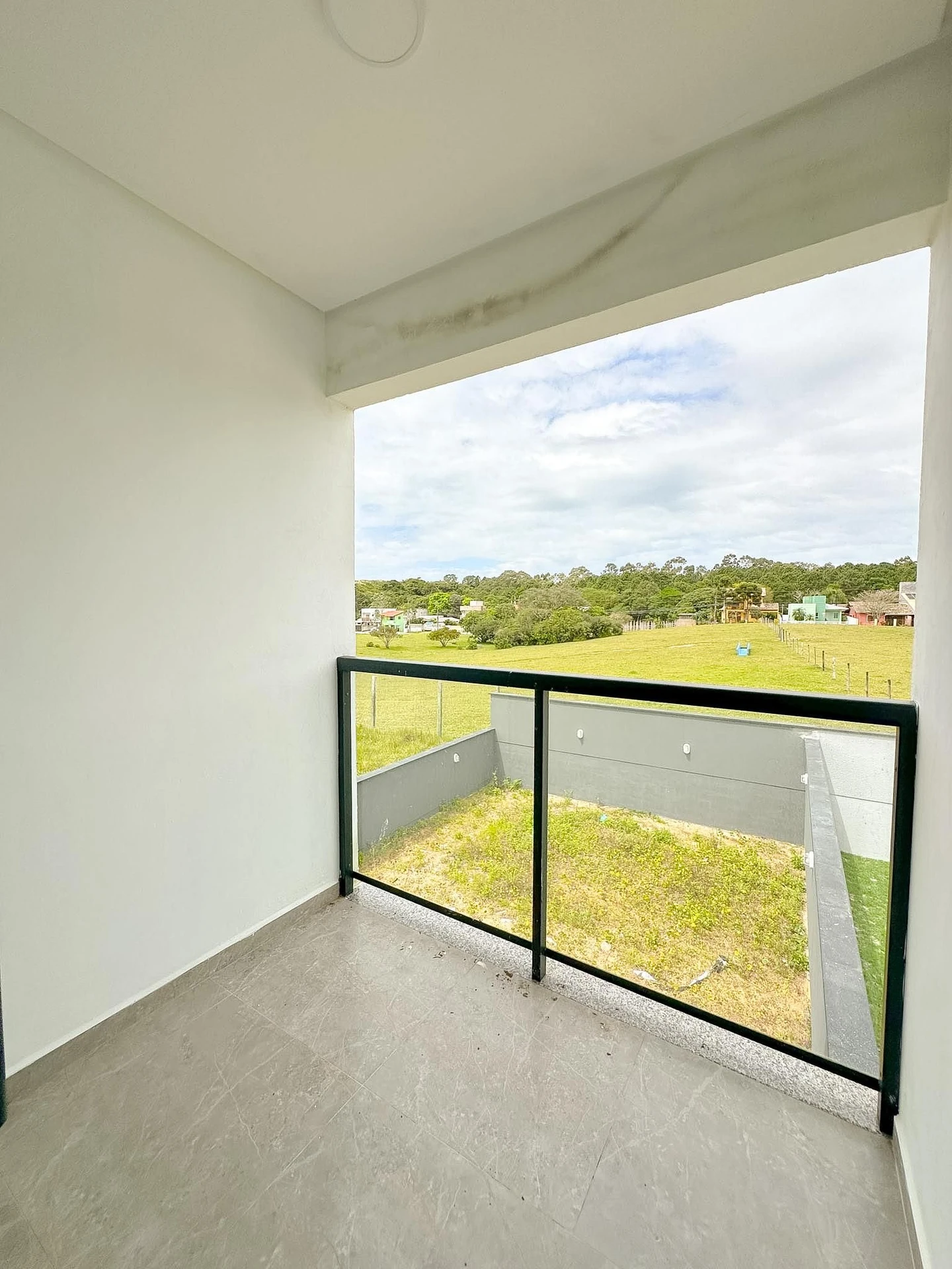 Floor-to-ceiling windows in a 3-bedroom house, 157 m² — photo 69