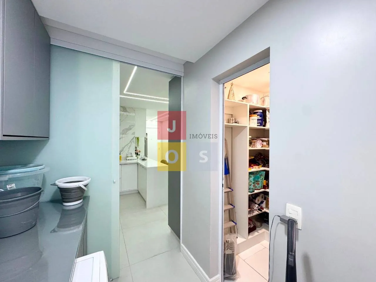 Apartamento mobiliado, 193 m², com janelas do piso ao teto — photo 41