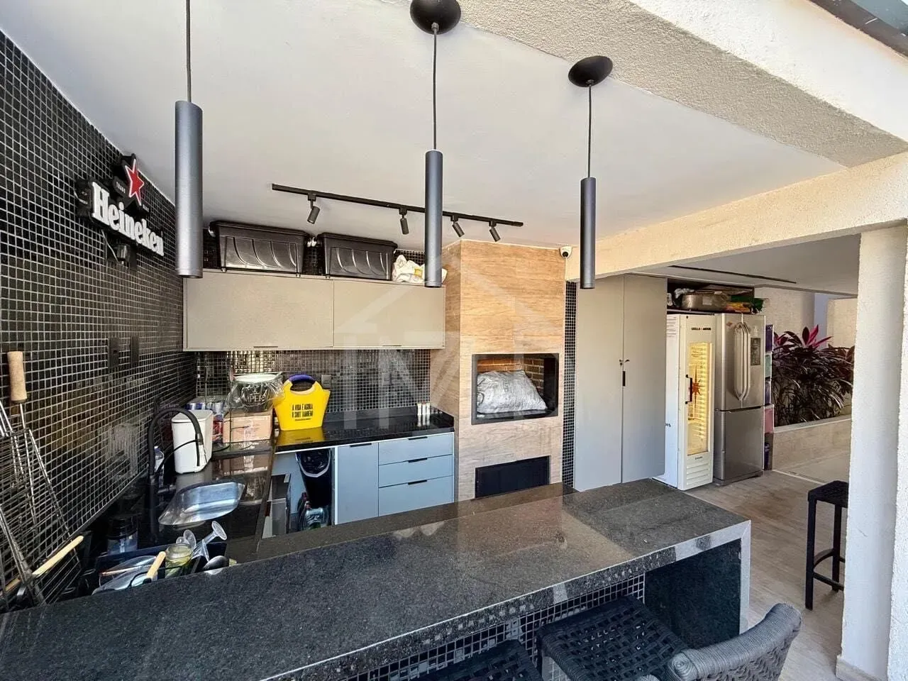 House with 3 suites, pool, 300 m² and 2 parking spots — photo 39
