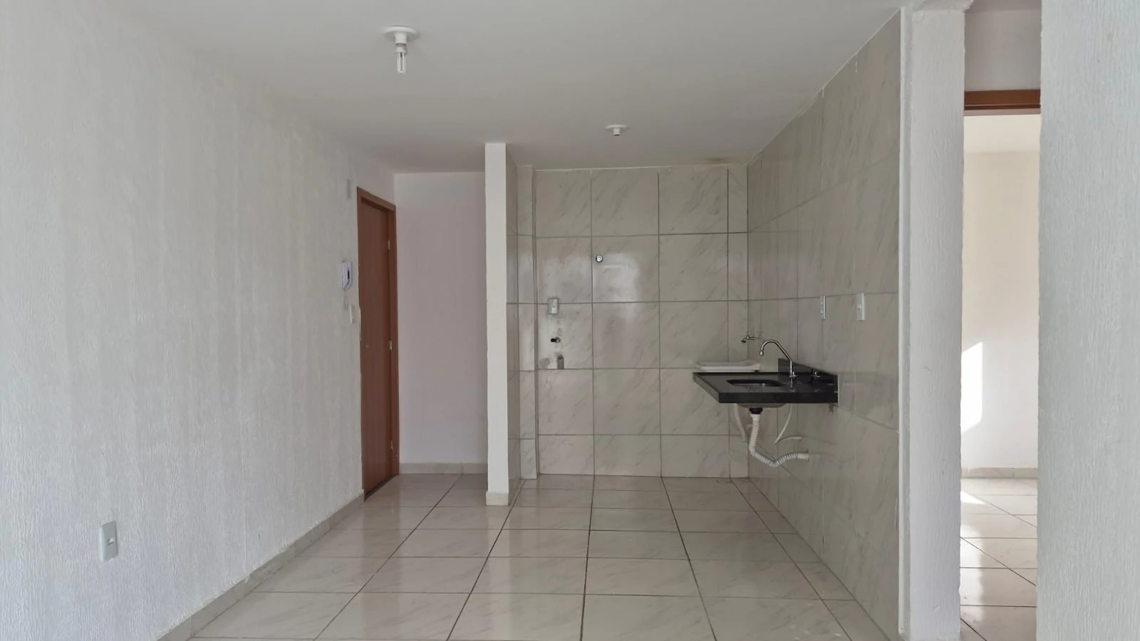 Apartamento de 2 quartos em condomínio com piscina — photo 7