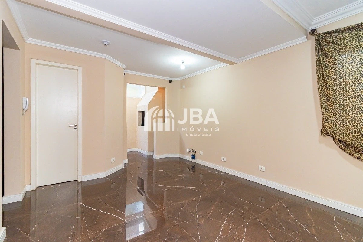 Glass-enclosed balcony in a 3-bedroom house, 85 m² — photo 16