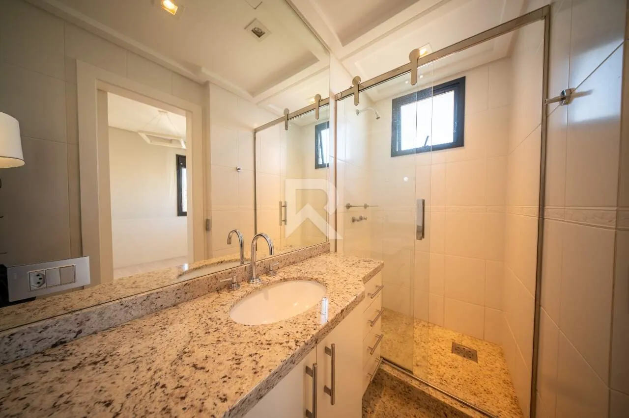151 m² apartment with 3 bedrooms and 2 parking spots — photo 2