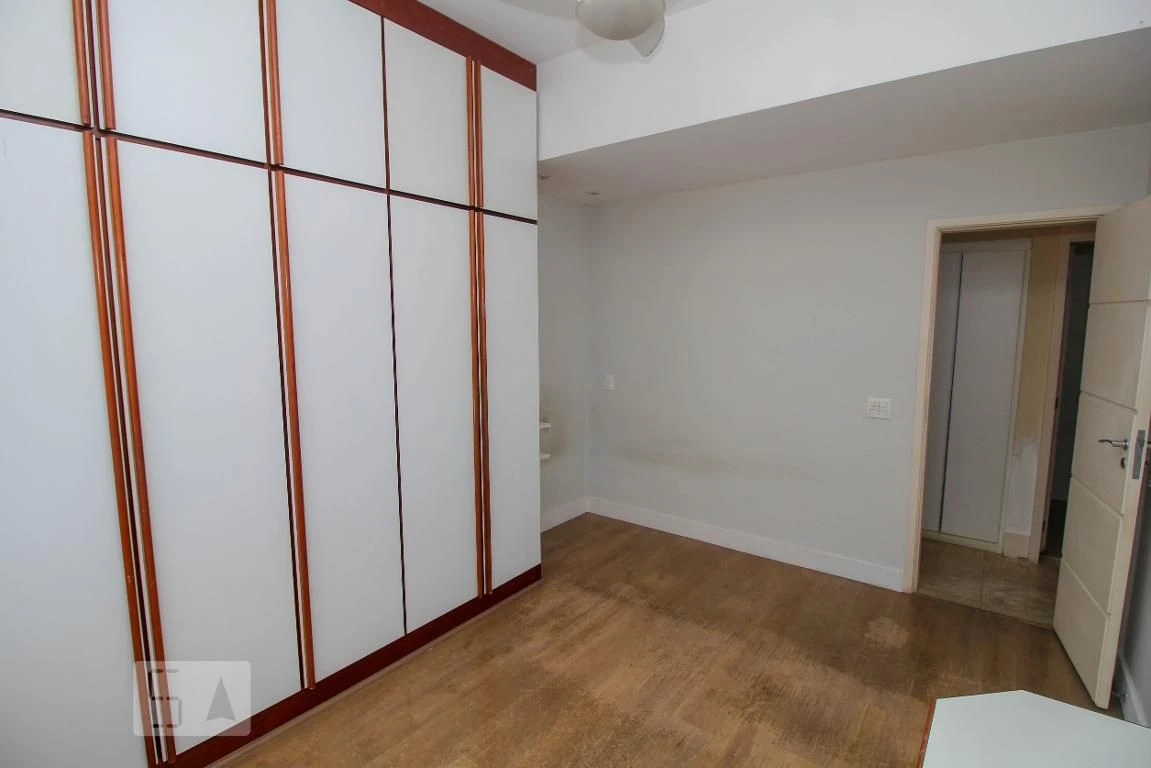 3-bedroom apartment with a home office — photo 3