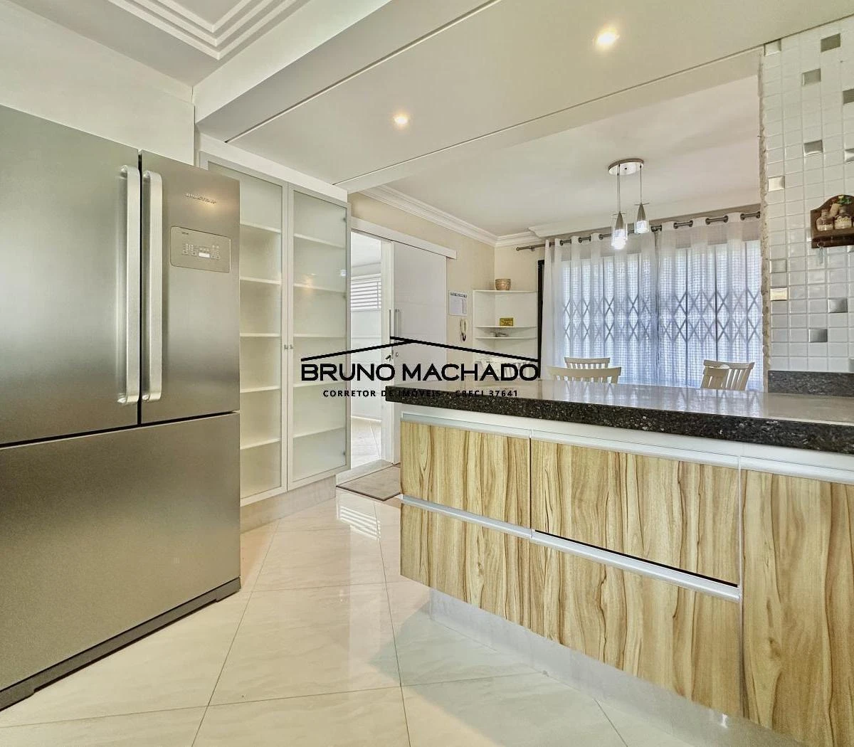 3-bedroom house with a walk-in closet in Curitiba