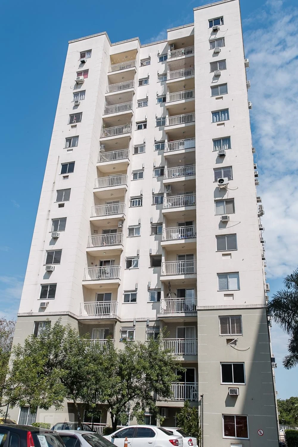 Furnished 2-bedroom apartment with a balcony — photo 43
