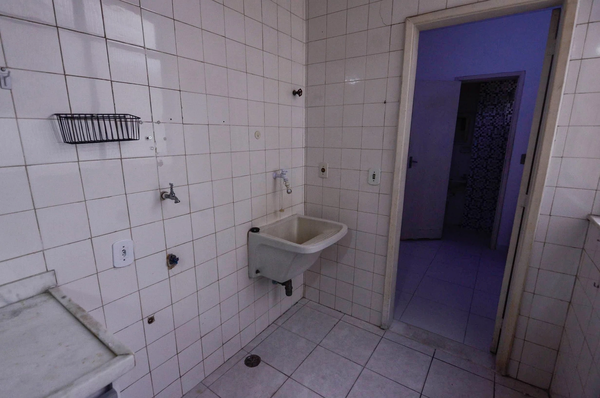 Unfurnished apartment with 2 bedrooms and a balcony — photo 24