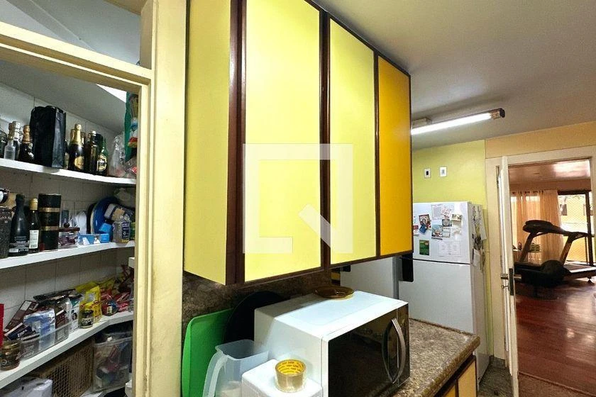 Duplex apartment with 3 en-suite bedrooms and laundry — photo 41