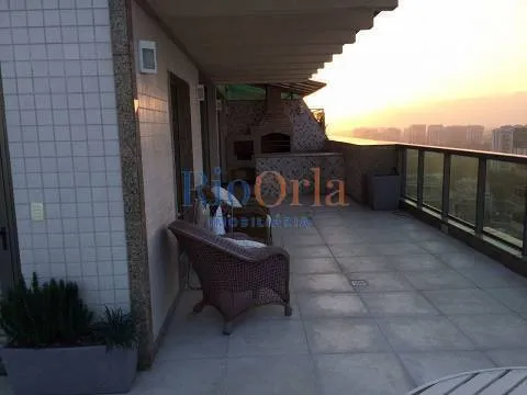 Furnished apartment with 4 bedrooms and enclosed balcony — photo 13