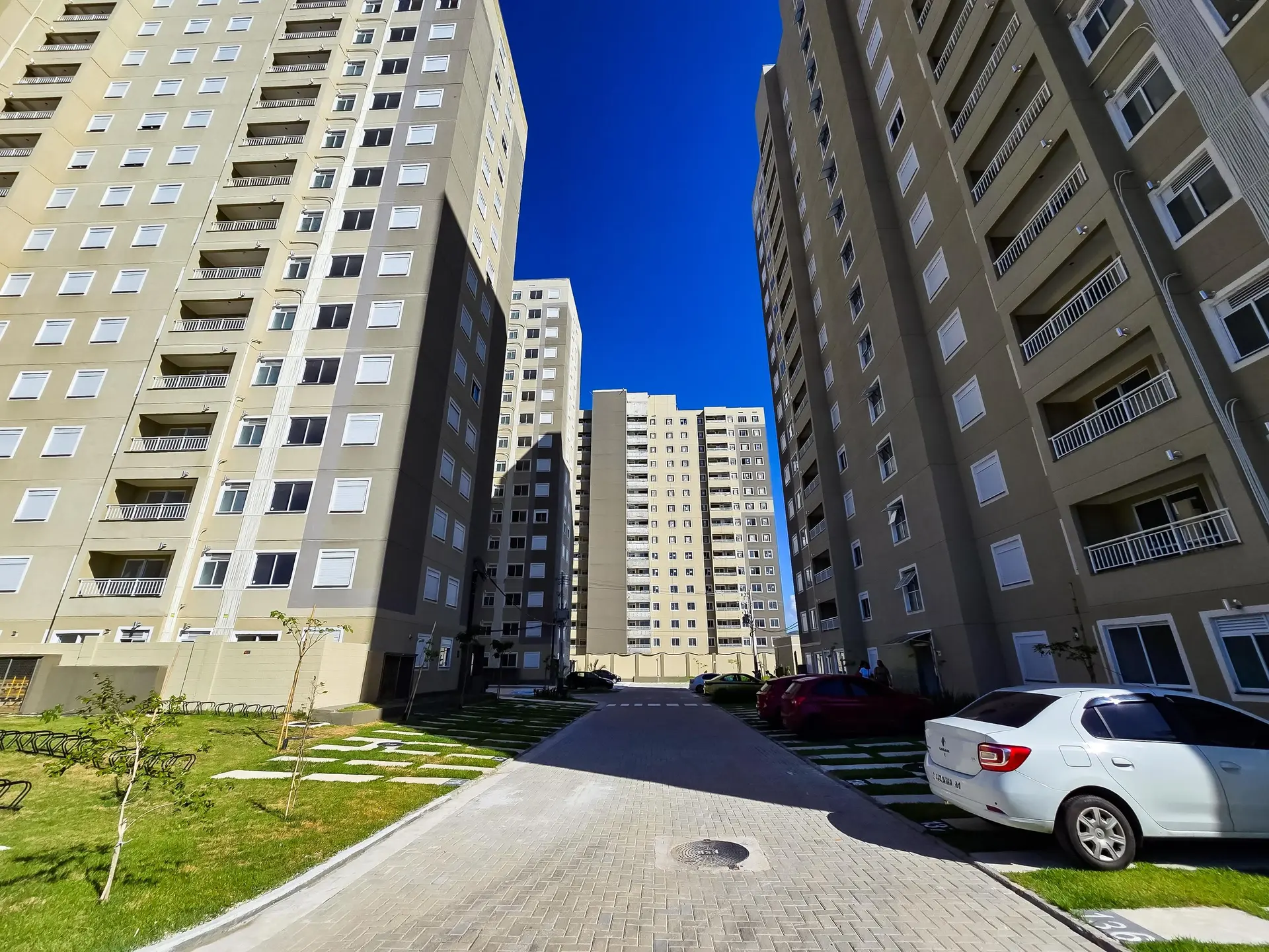 Mountain view in a 2-bedroom apartment, 42 m² — photo 11