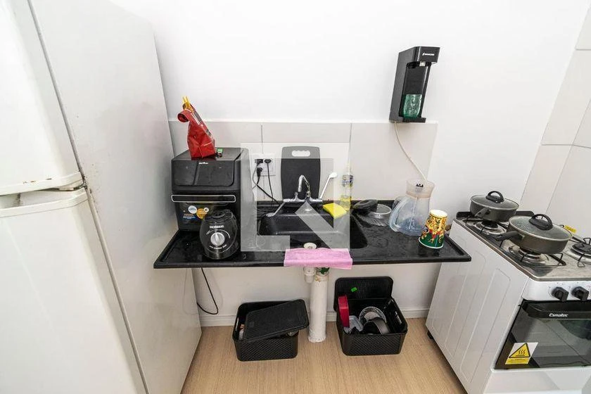 Wood or laminate floors in a one-bedroom apartment, 38 m² — photo 15