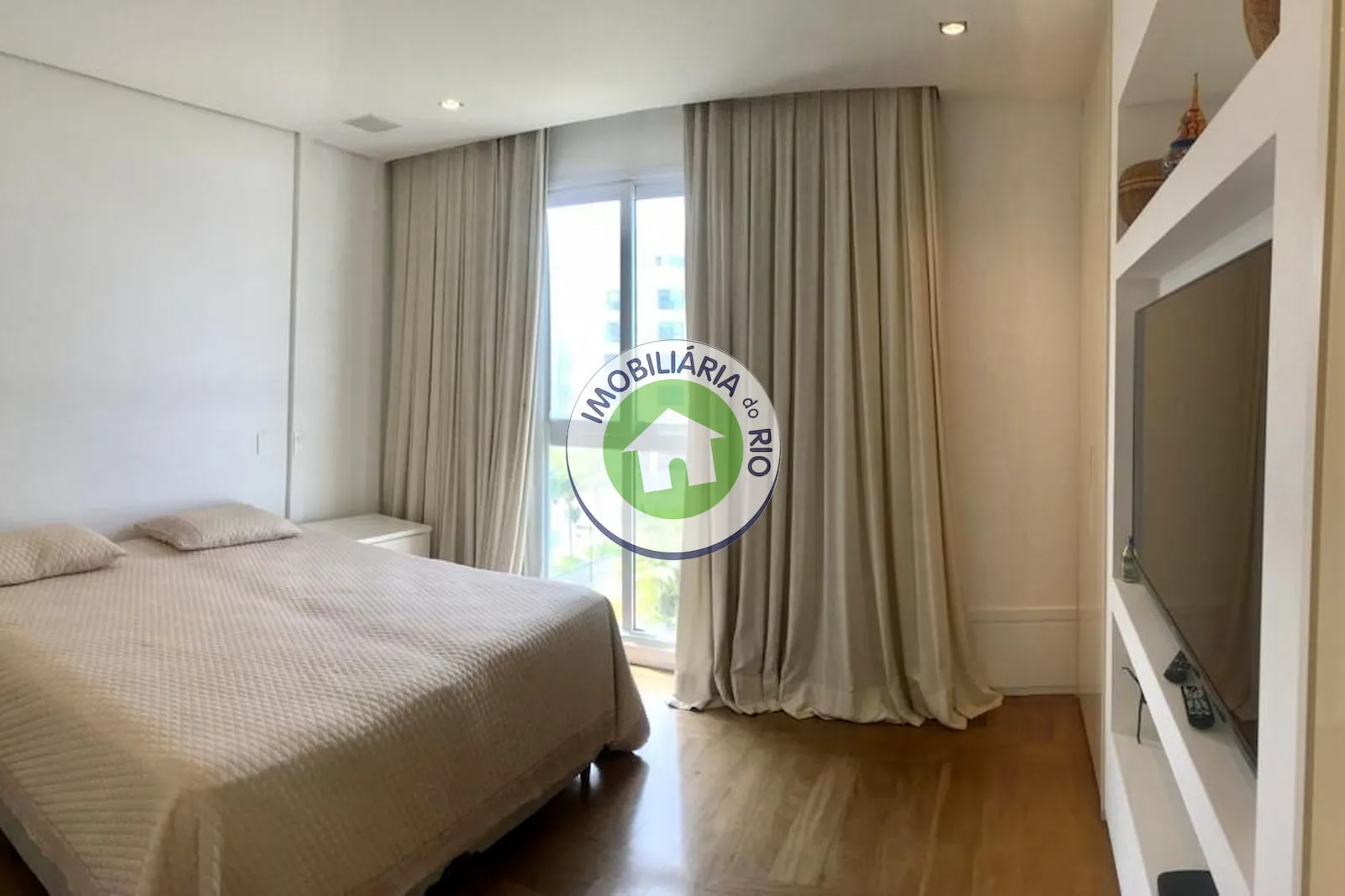 Apartamento mobiliado com 3 dormitórios e 5 banheiros — photo 35