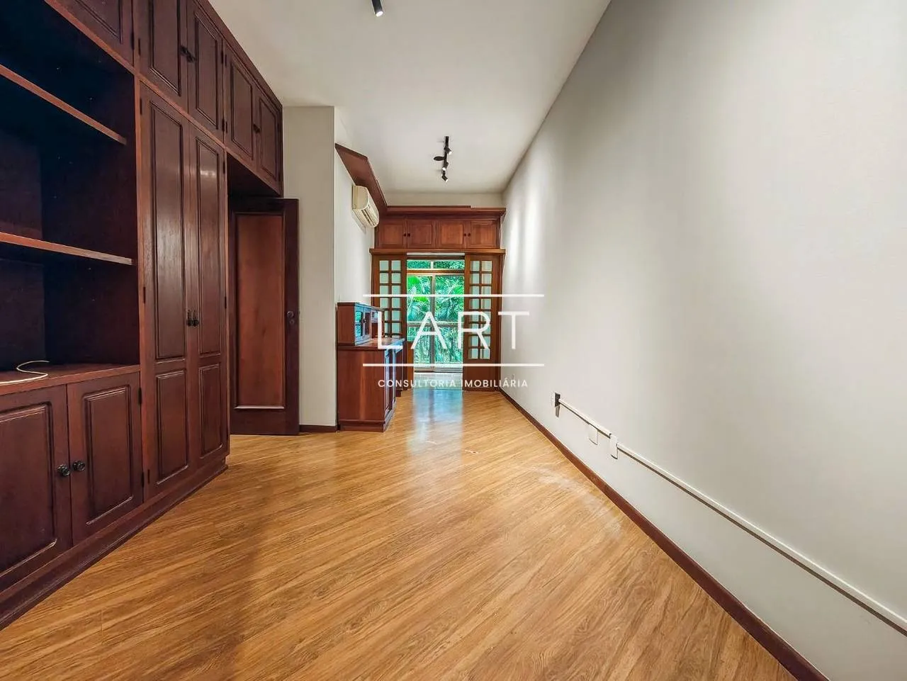 100 m² apartment with 2 bedrooms and closed gas kitchen — photo 12