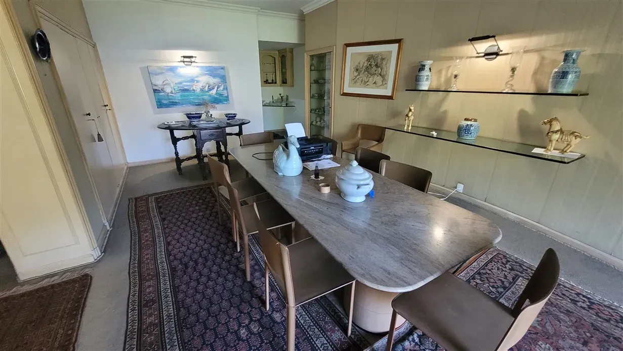 4-bedroom apartment with 280 m² and a glassed balcony — photo 13