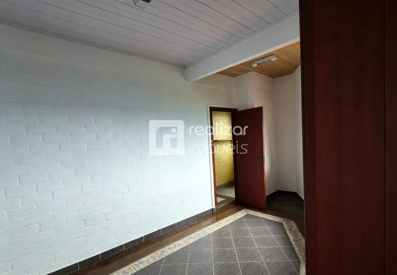 3-bedroom house with a grill on the balcony — photo 18