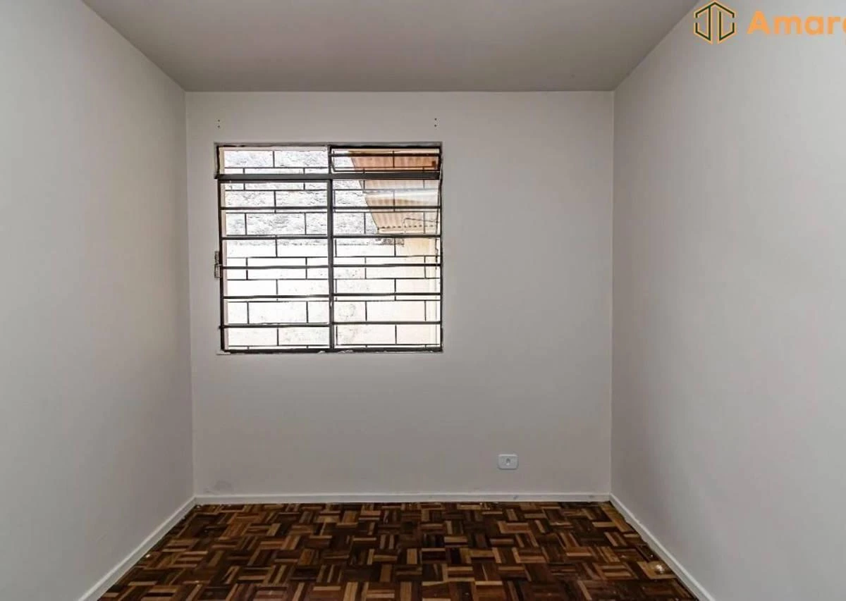 Wood or laminate floors in a 3-bedroom house, 75 m² — photo 26