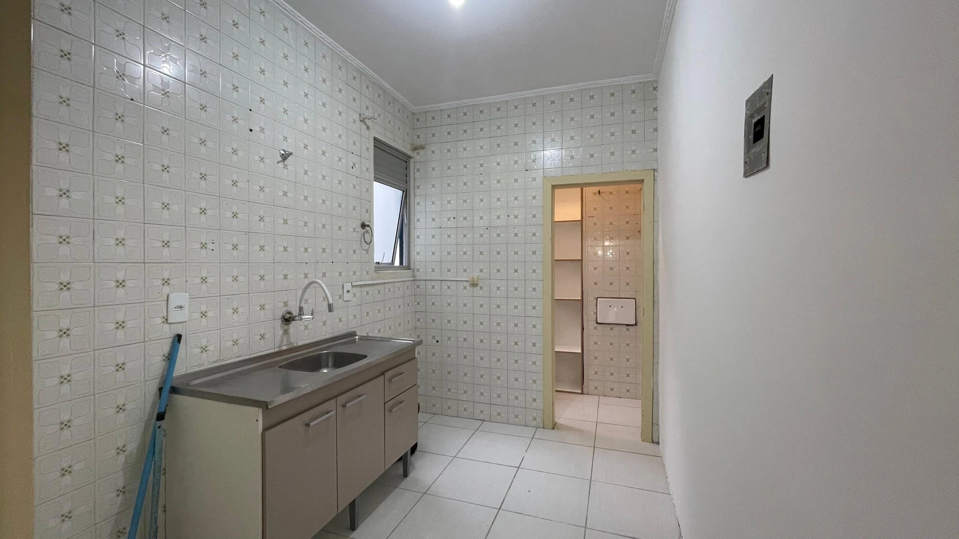 Apartment, 70 m², with wood or laminate floors — photo 6