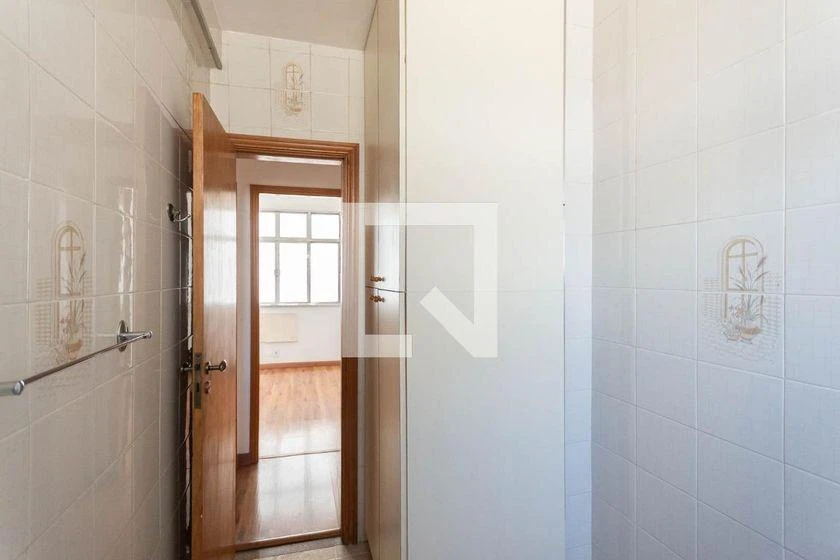 Apartamento de 2 quartos com cozinha separada e 70 m² — photo 29