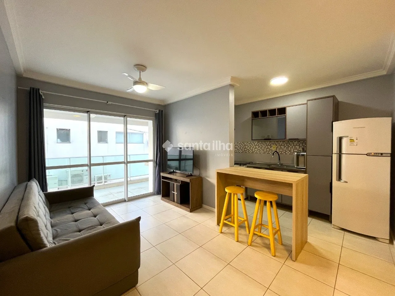 Furnished 2-bedroom apartment with balcony