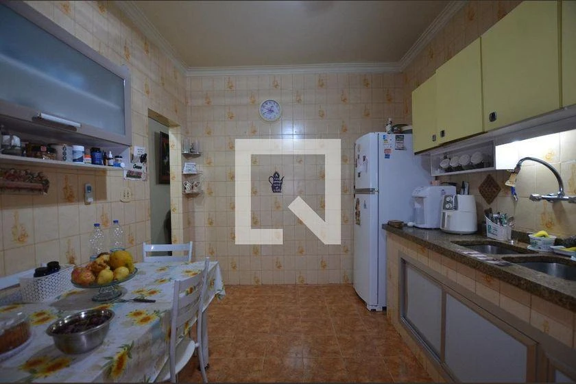 Furnished 231 m² house with 3 bedrooms and a balcony — photo 4