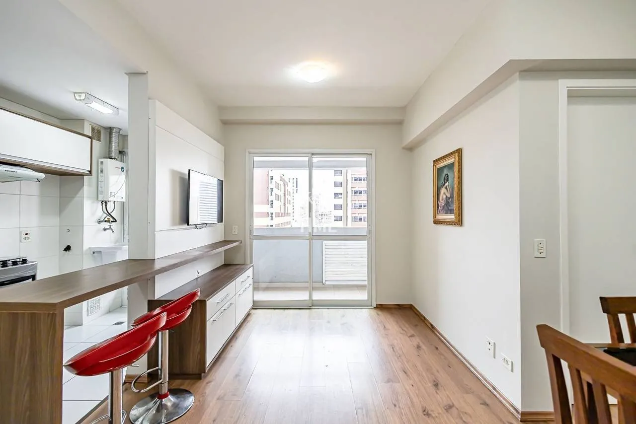 Деревянный пол или ламинат и 1 спальня: квартира 51 м² — photo 12