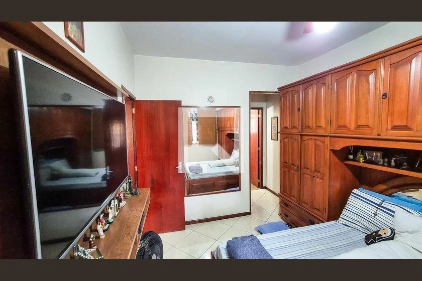 3-bedroom apartment with a bathtub — photo 6