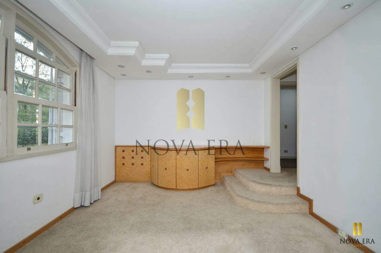 4-bedroom house with a grill on the balcony in Curitiba — photo 23