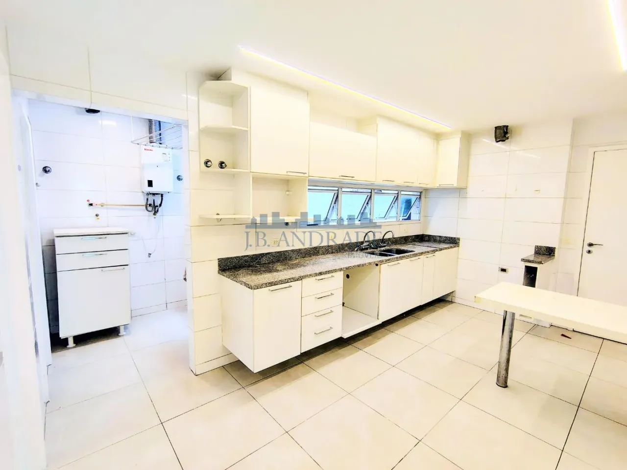 Apartamento com 4 quartos e varanda envidraçada — photo 20