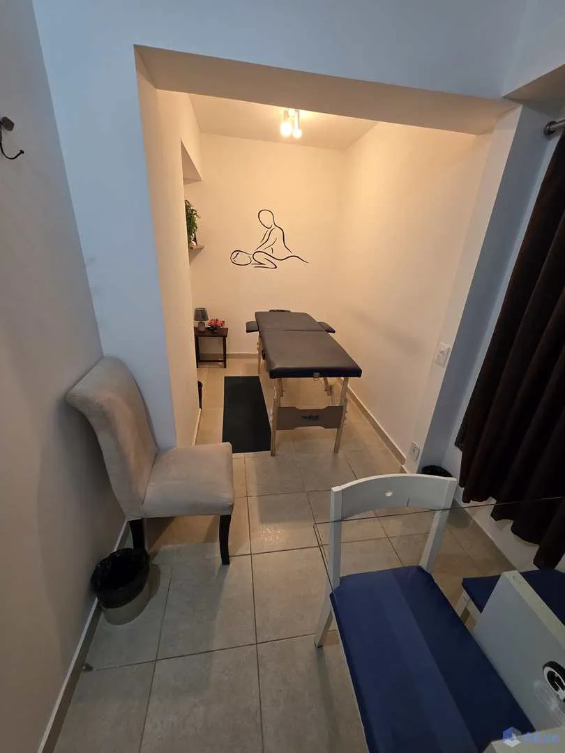 2-bedroom apartment with an enclosed glass balcony — photo 52