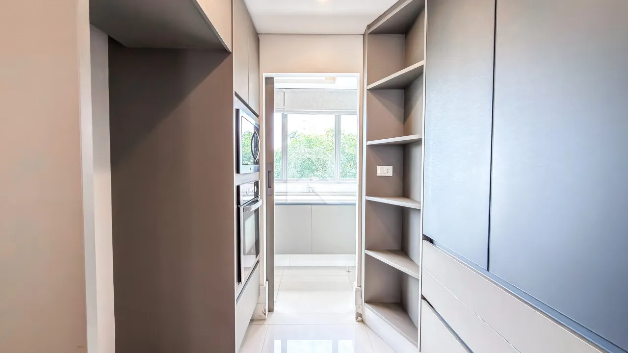 331 m² apartment with 2 parking spaces and 2 en-suites — photo 12