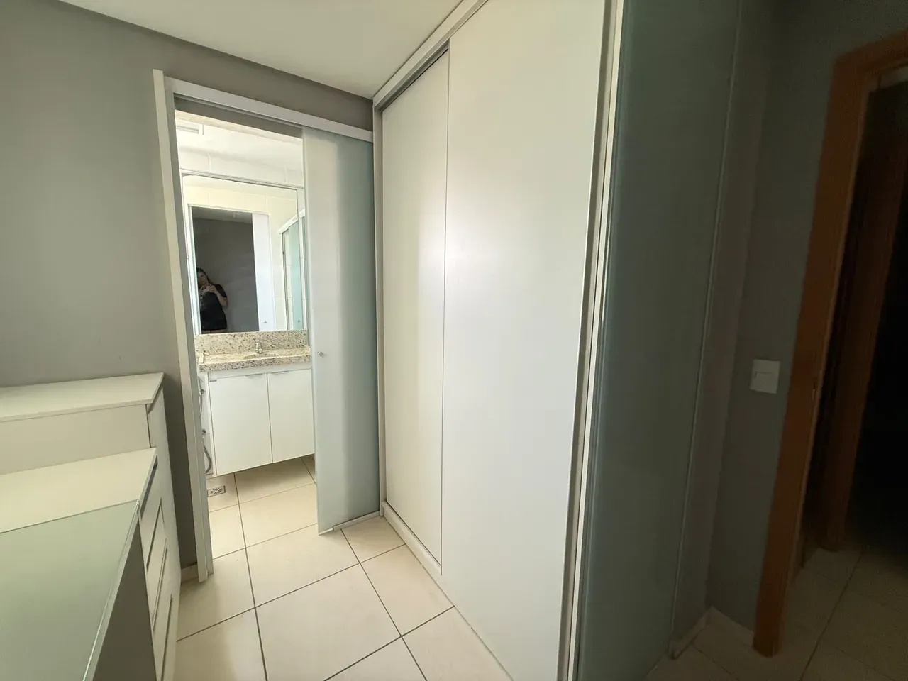 3-bedroom apartment with a washing machine in João Pessoa — photo 11