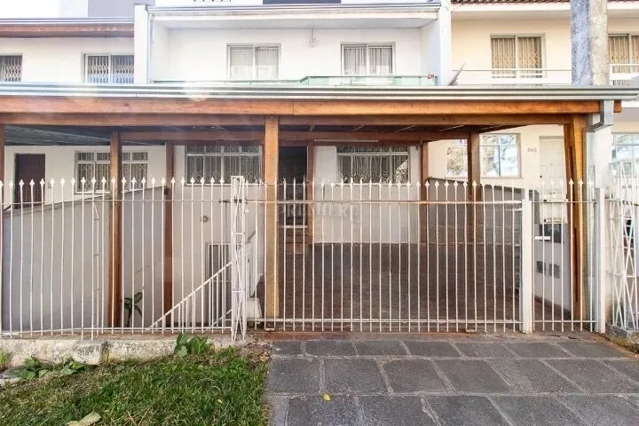 4-bedroom house with shared BBQ area — photo 6
