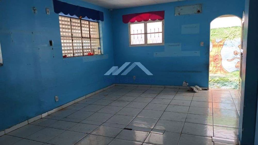 Casa de 4 quartos com 540 m² e varanda — photo 26