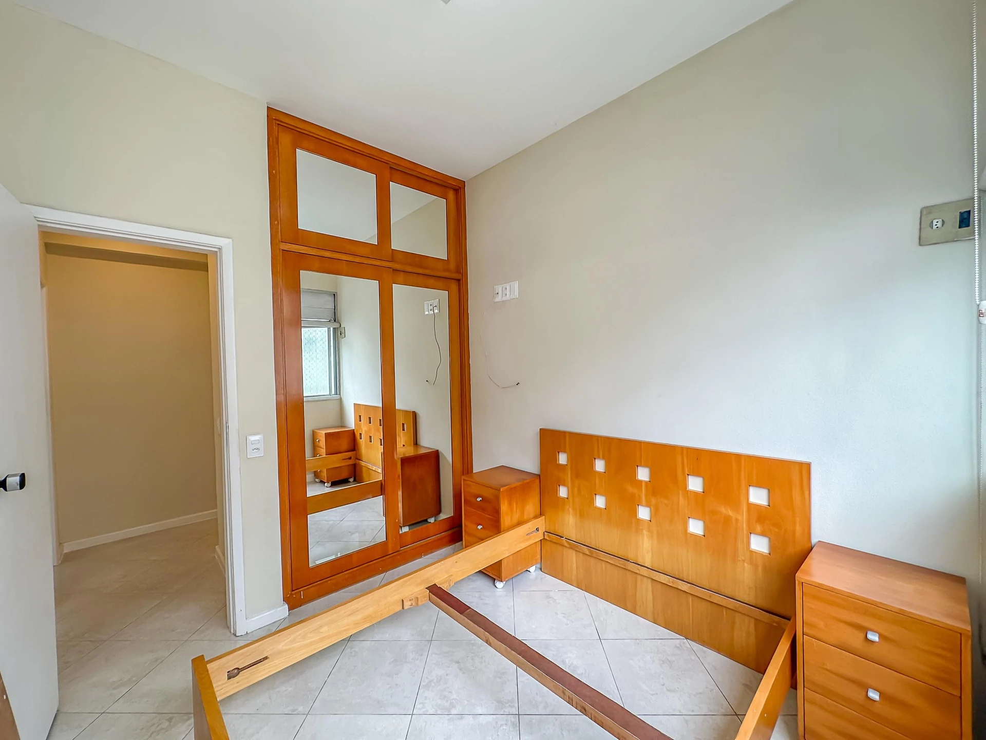 2-bedroom apartment with a glass-enclosed balcony — photo 54