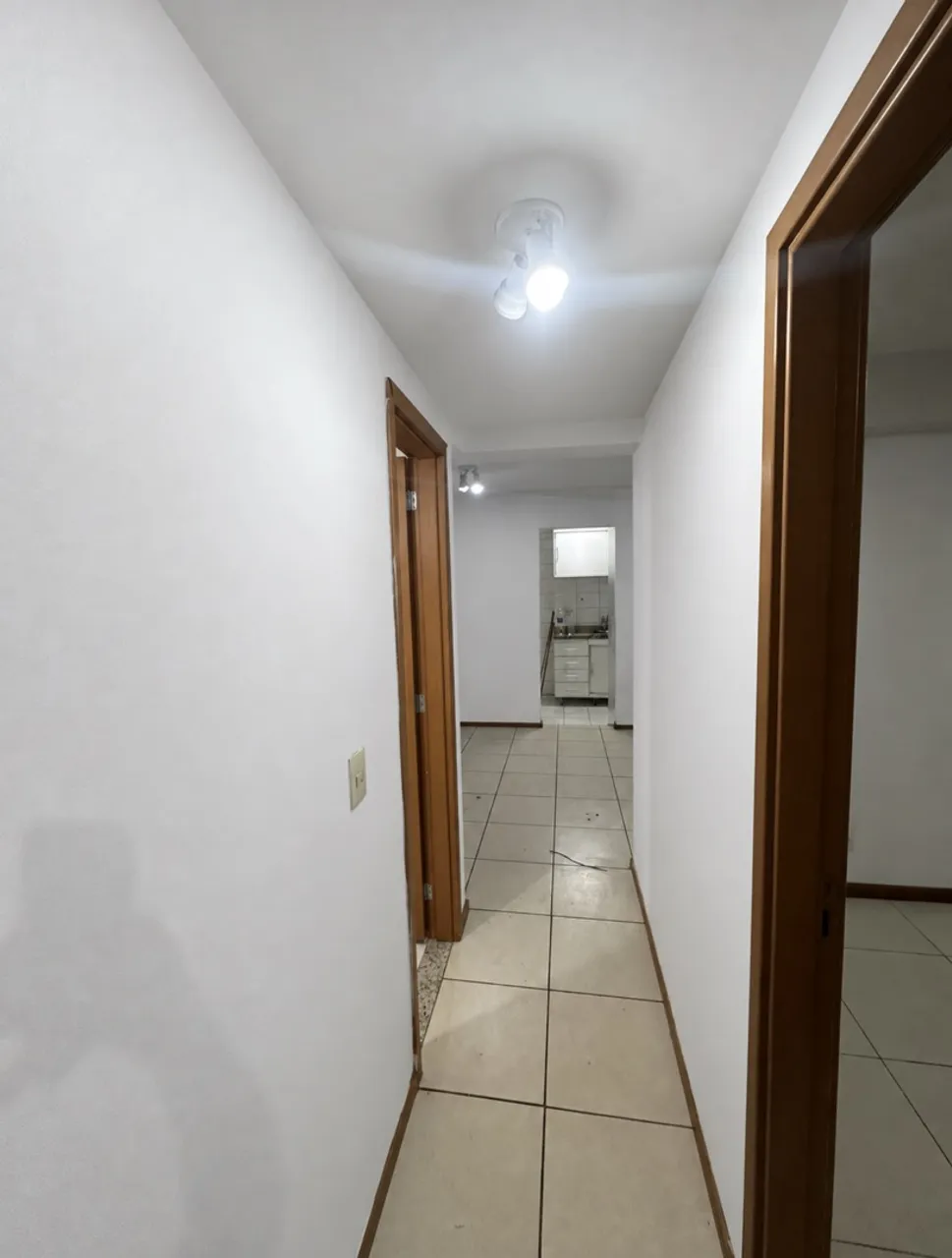 2-bedroom apartment in a building with a gym — photo 9