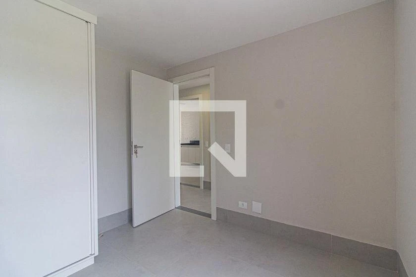 Unfurnished apartment with a private garden and 3 bedrooms — photo 13