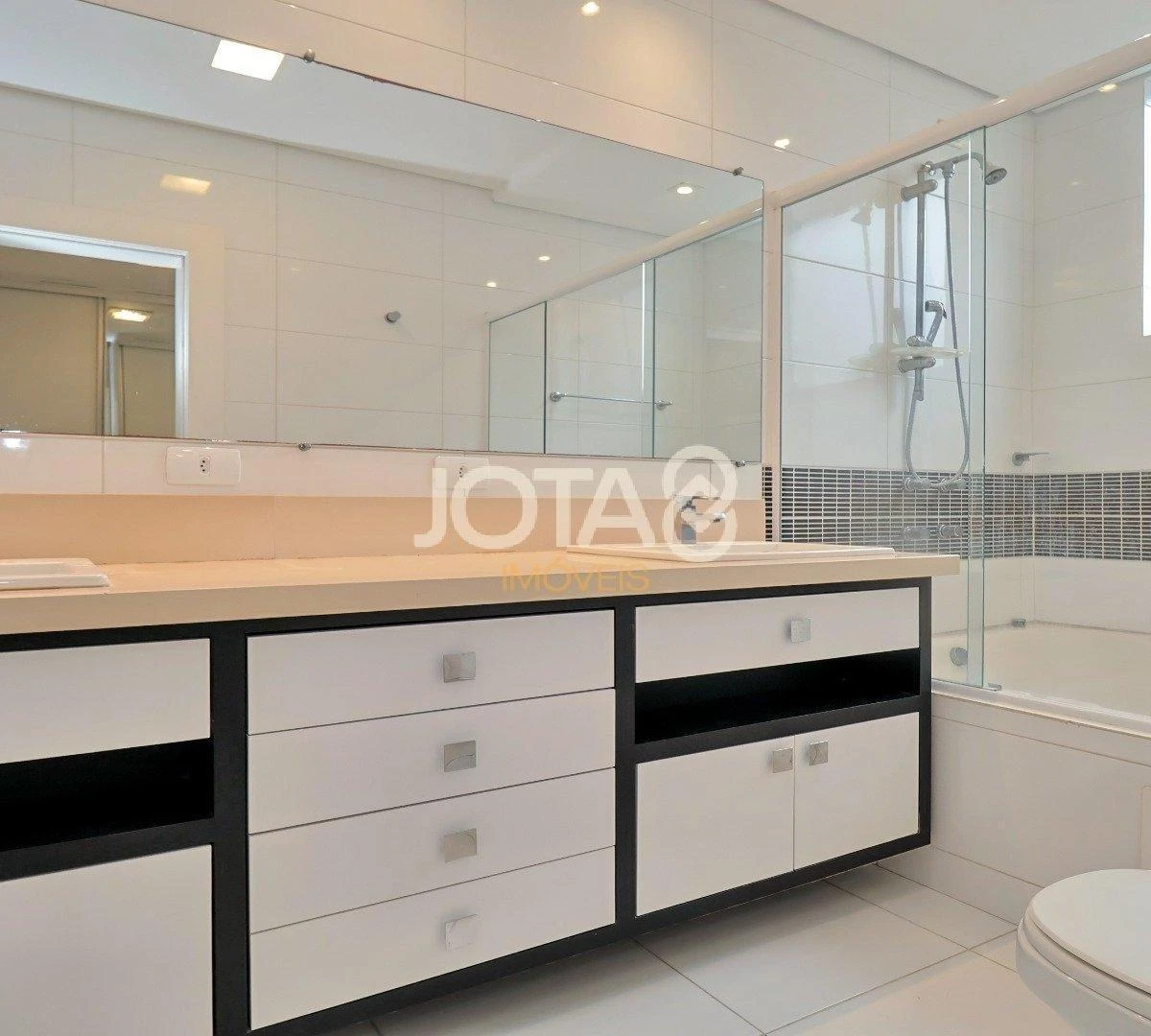 House with 3 en-suites, 400 m², plus a home office desk — photo 19
