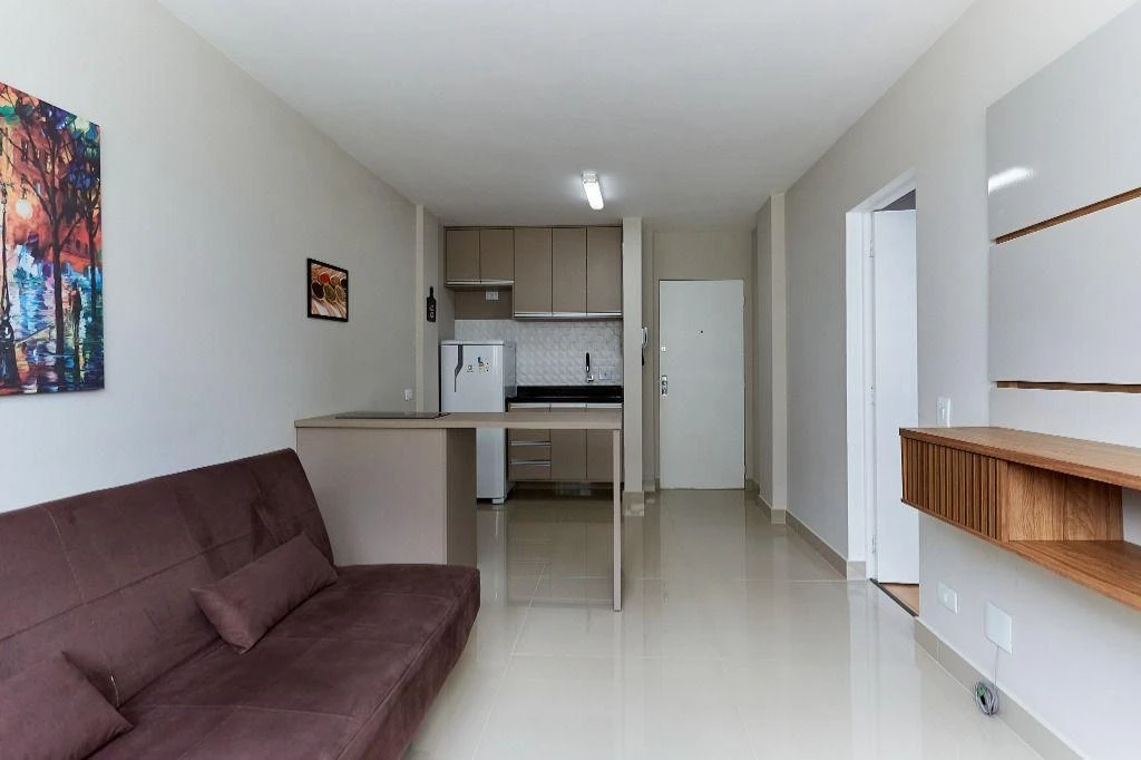 Балкон з грилем та 1 спальня: квартира 30 м²