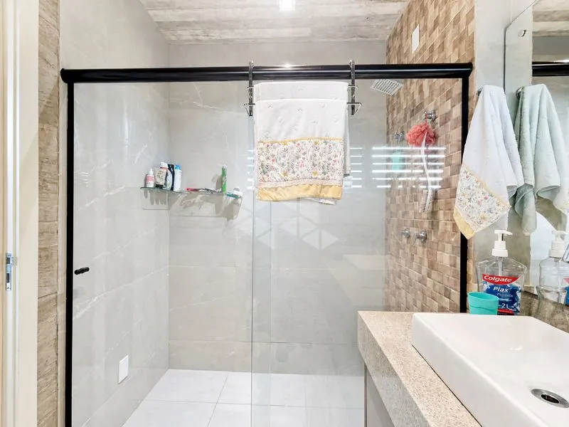 2-bedroom house with a glass-enclosed balcony — photo 30