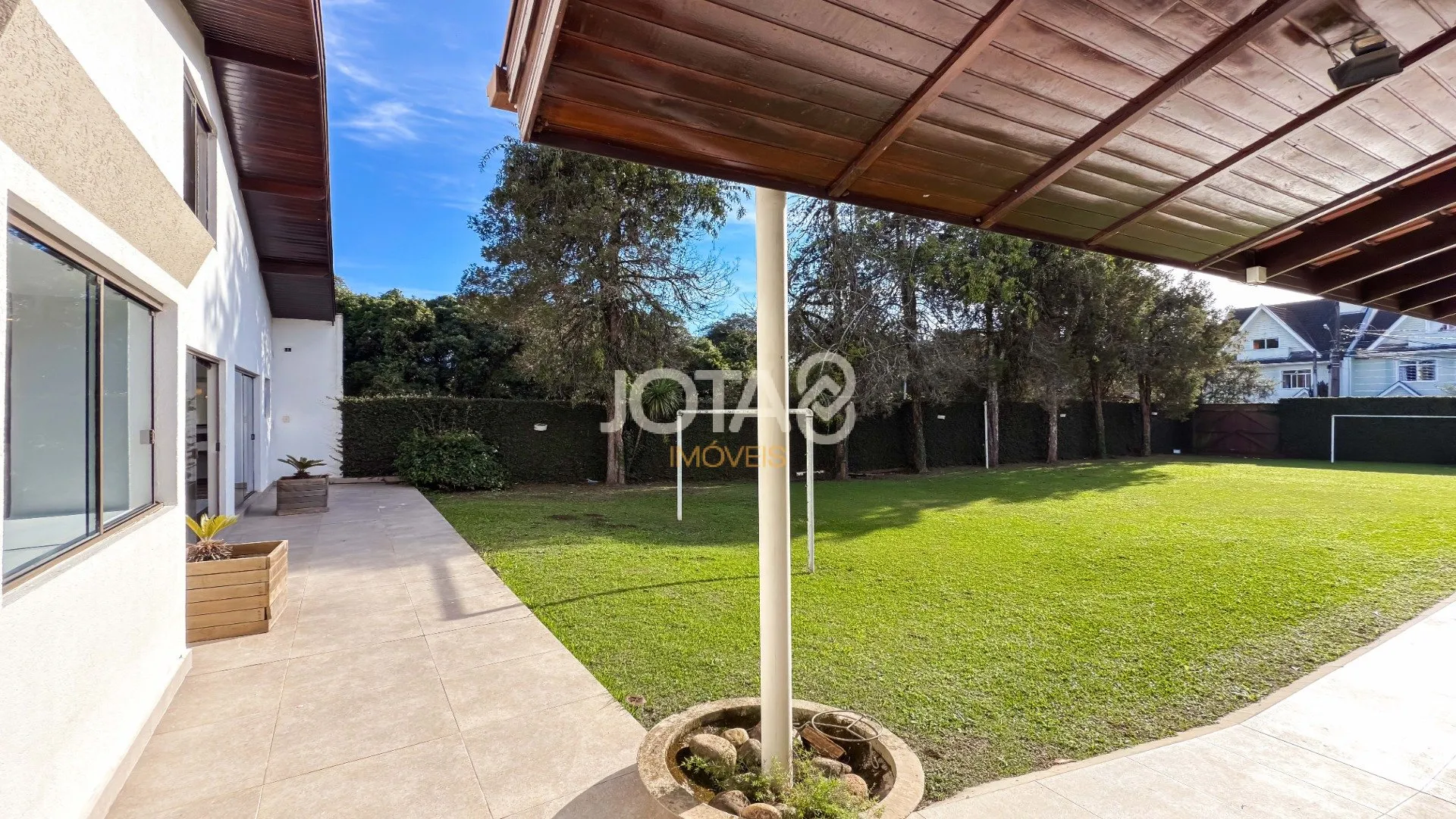 Casa com piscina de uso exclusivo e 4 suítes — photo 35