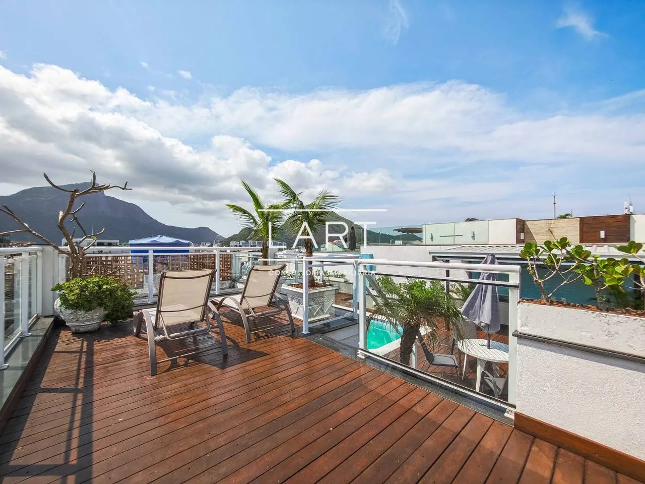 Apartamento de 310 m² com lava-louças e banheira — photo 17