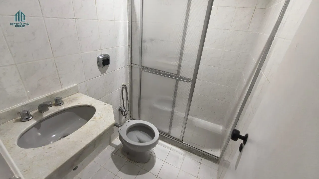 3-bedroom apartment with tile floors — photo 2